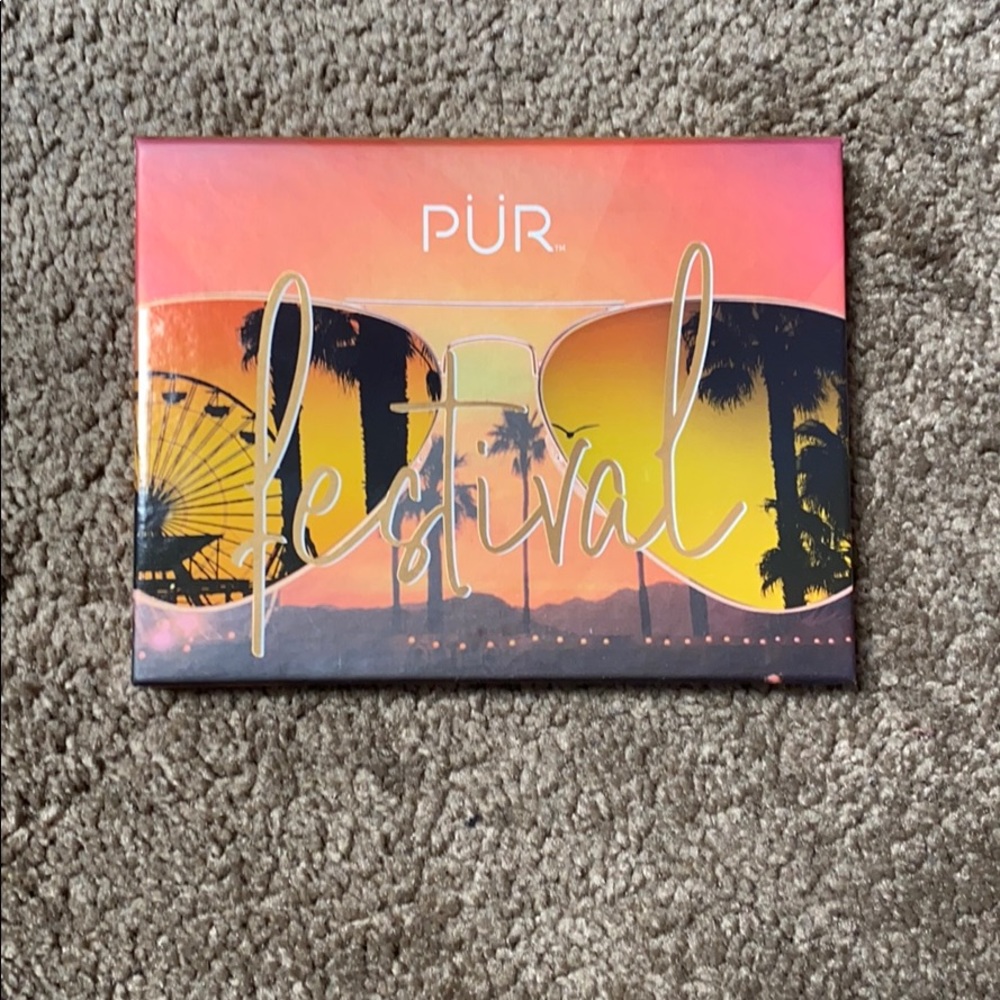 NEW! PÜR Eyeshadow Pallet